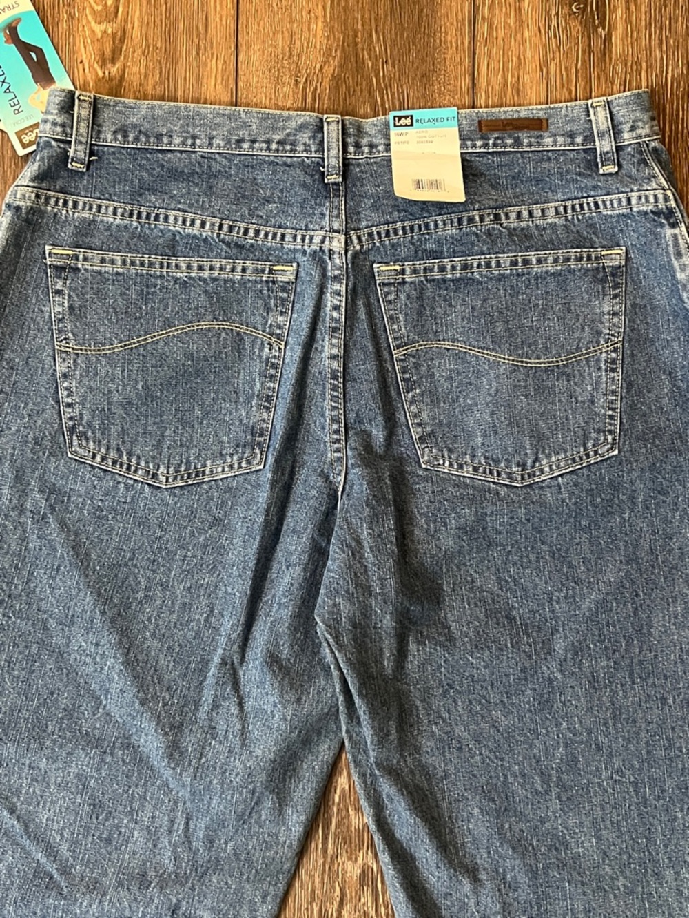 NWT Lee Relaxed Fit Straight Leg Blue Jeans Womens Size 16W Petite - Picture 4 of 14